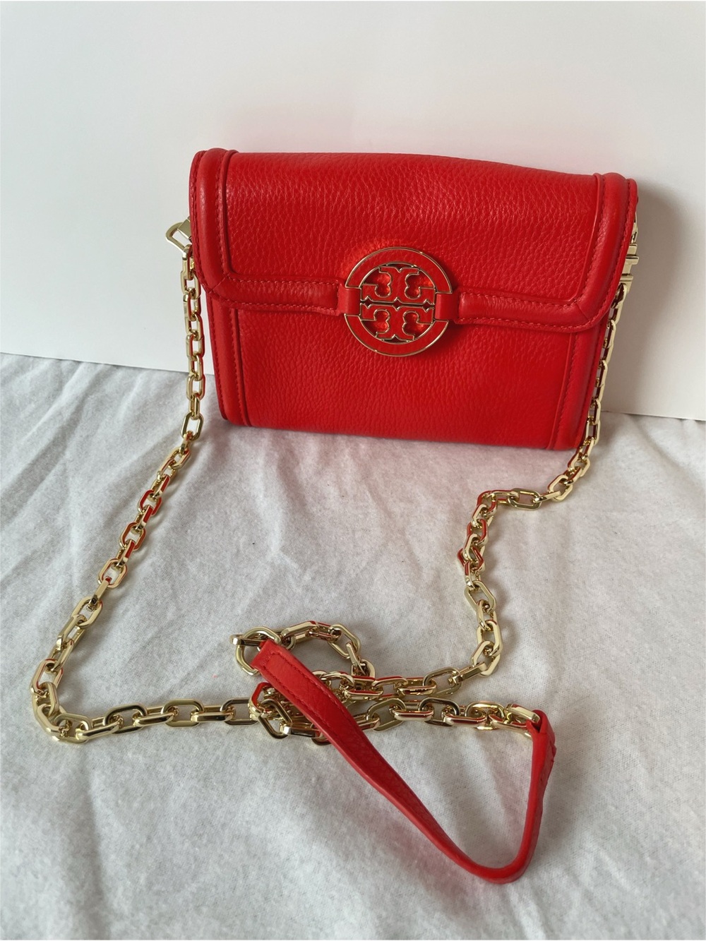Tory Burch Red Shoulder Bag Logo Pattern Gold Chain Strap Snap Closure